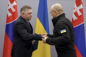Шмыгаль сообщил, что провел ряд разговоров с Фицо