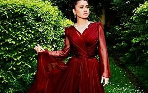 Хайек предстала в качестве модели