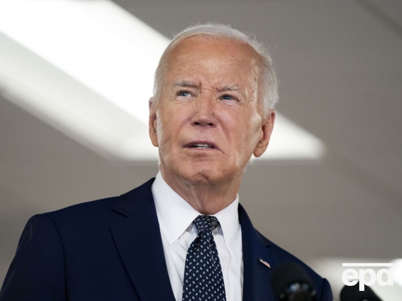 Байден во время закрытой встречи с губернаторами-демократами сказал, что проходил медицинское обследование, и подчеркнул, что у него "хорошее здоровье"