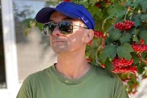 Однажды предложили возглавить предвыборную кампанию. Приезжает на встречу Добкин на мотоцикле. Я ему сказал: "На тебя работать не буду, нет смысла"