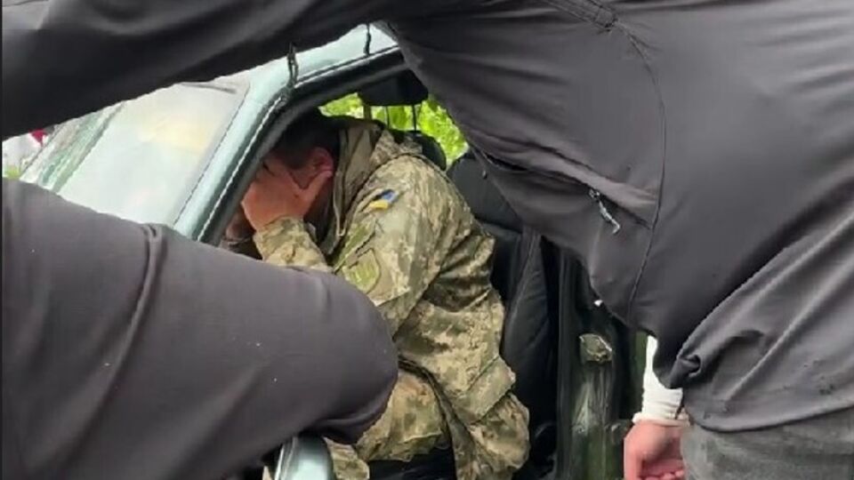 Местные напали на военнослужащего ТЦК, который был ранен на фронте, и повредили его машину, отметили в ОК "Захід"