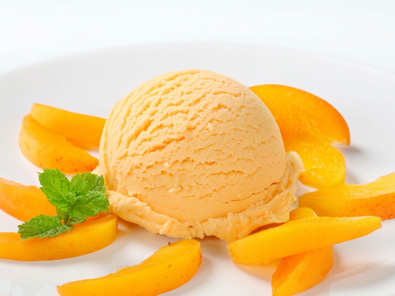 Для мороженого понадобятся абрикосы