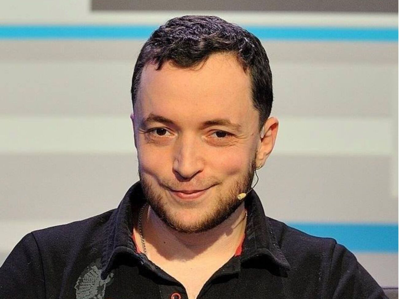 Слышу аргумент, что люди, которые на ТЦК прыгают, потому что те им туристов отпугивают – тоже украинцы, с ними надо мягко. Украинцы уже ложились под украинские БТР, чтобы те не доехали до Донецка