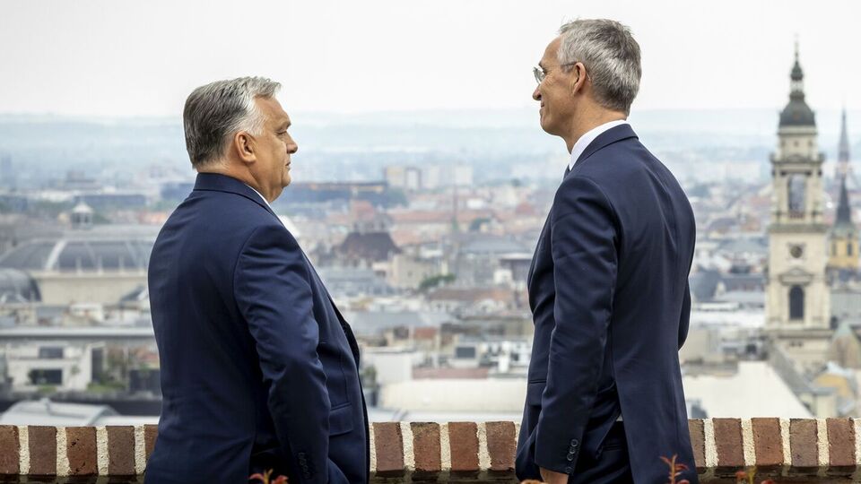 Столтенберг напомнил, что пару недель назад они обсуждали с Орбаном полномасштабную агрессию РФ против Украины