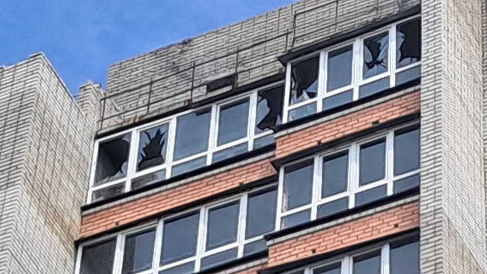 У Нікопольському районі пошкоджено сім приватних будинків і багатоповерхівку через російські атаки, зазначили в ОВА