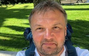 Мирних планів не існує фізично, але вони проникають у підсвідомість українців. Розмови про переговори – це вже частина переговорів