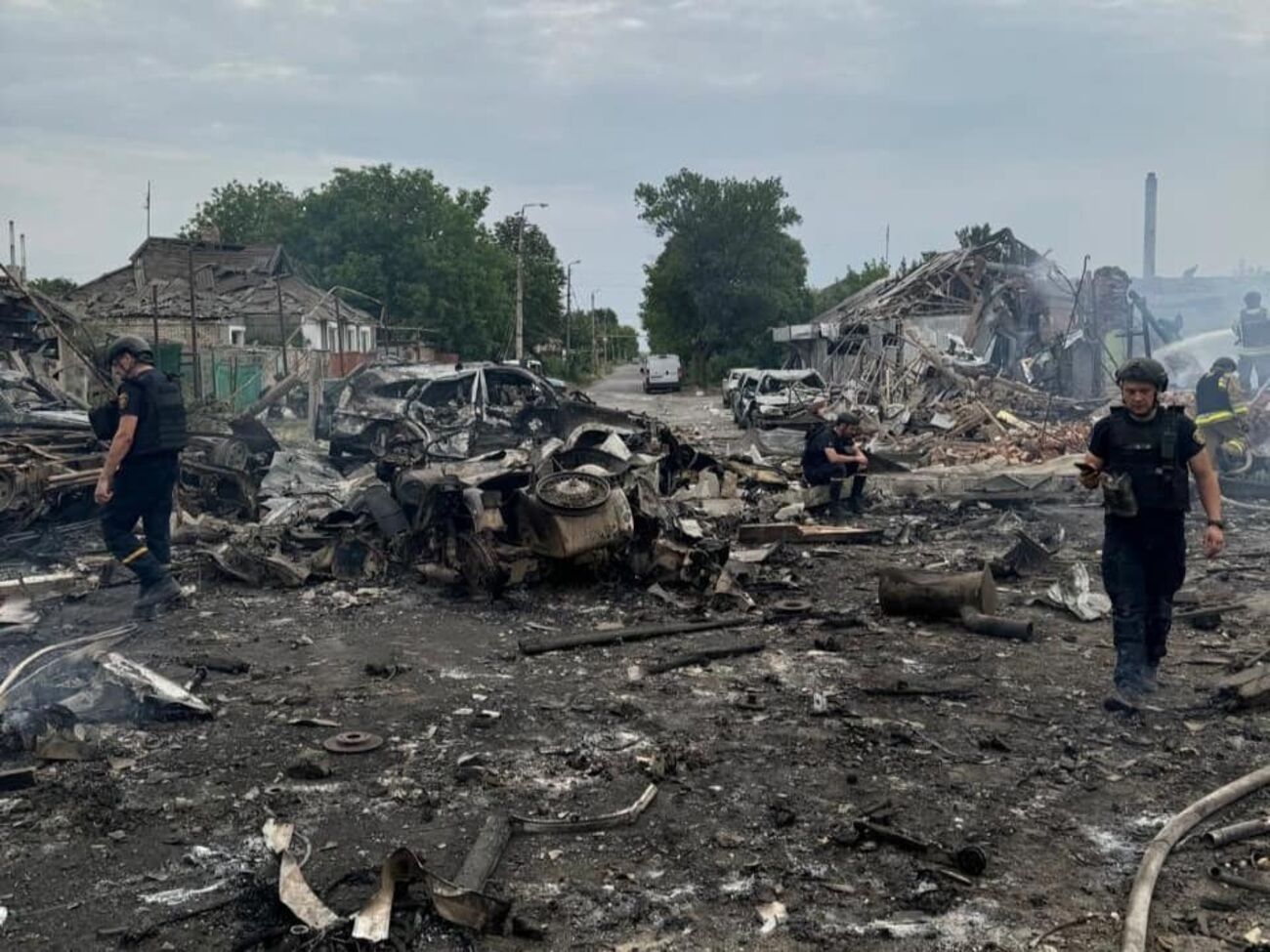 У Селидовому пошкоджень зазнали 15 приватних будинків, 21 автомобіль, чотири магазини і промислова будівля, розповіли в ОВА