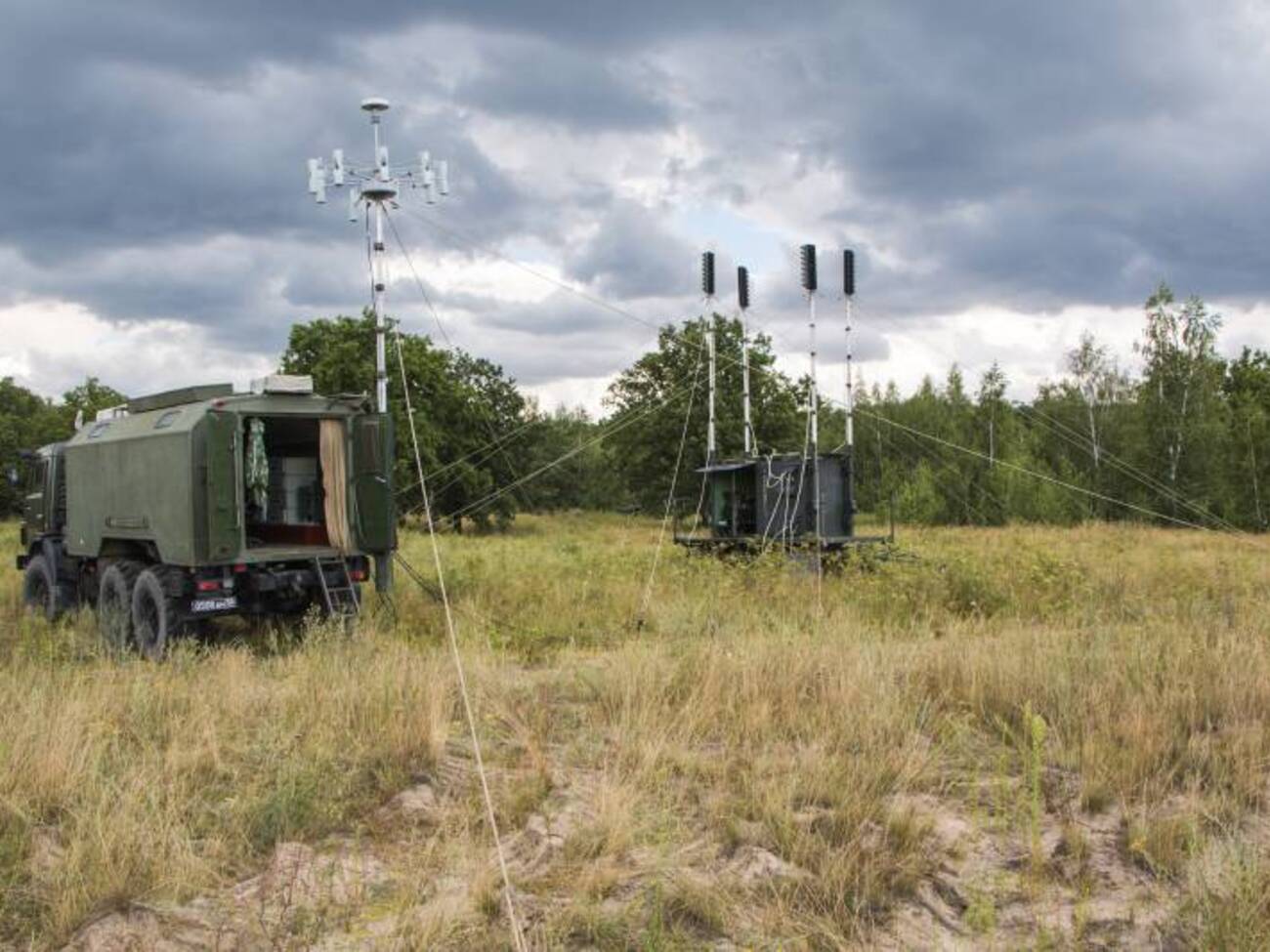 В Новолуганском сожгли дорогостоящую российскую автоматизированную станцию постановки помех Р-330Ж "Житель"