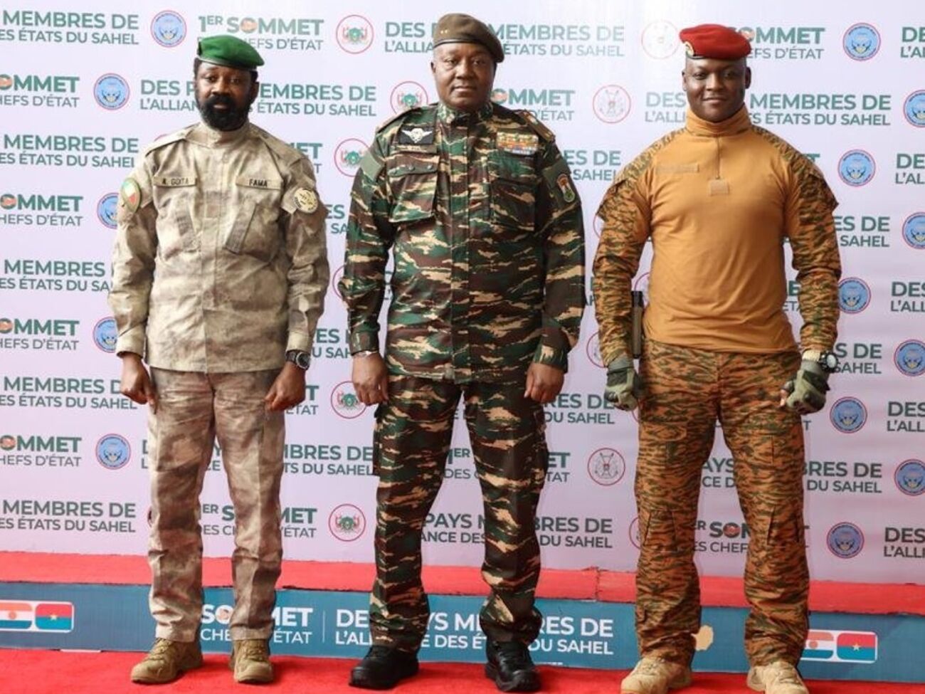 Самопроголошені президенти Малі, Нігеру та Буркіна-Фасо зібралися на першому саміті Конфедерації держав Сахеля (АЕS)