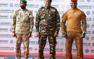 Самопроголошені президенти Малі, Нігеру та Буркіна-Фасо зібралися на першому саміті Конфедерації держав Сахеля (АЕS)