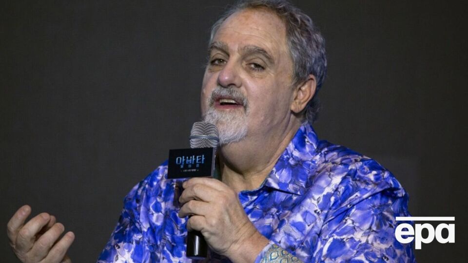 Ландау родился в Нью-Йорке 30 июля 1960 года