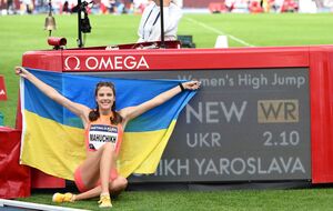 Магучих с первой попытки прыгнула на 2,10 м