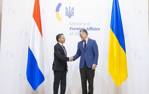 Вельдкамп 7 июля в Киеве провел встречу с Кулебой