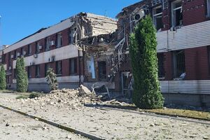 Ракета оккупантов попала в административное здание