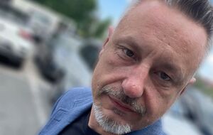 Нет сомнения, что удар по "Охматдету" готовился заранее. Такие удары проходят согласование с Путиным, но это не делает его единственным виновником