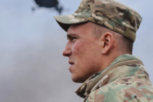 Росіяни виправдовують злочини тим, що в "Охматдиті" буцімто були військові "Азову". Чергова брехня. Азовці під Кремінною виборюють українську територію