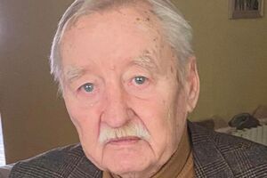 Поклад написал более 150 песен, многие из которых стали хитами