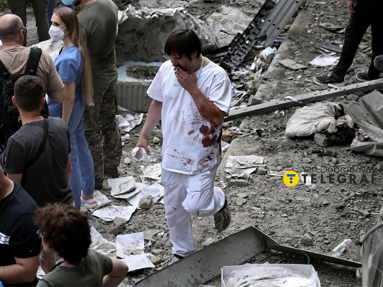 Хирург Олег Голубченко делал все возможное для спасения людей после атаки РФ на "Охматдет"