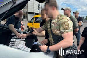 Директор благодійного фонду допомагав виїжджати чоловікам за кордон під виглядом волонтерів