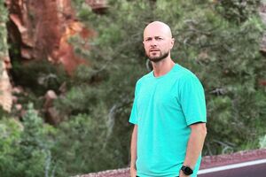 Яма до лета 2022 года скрывал, что выехал из Украины