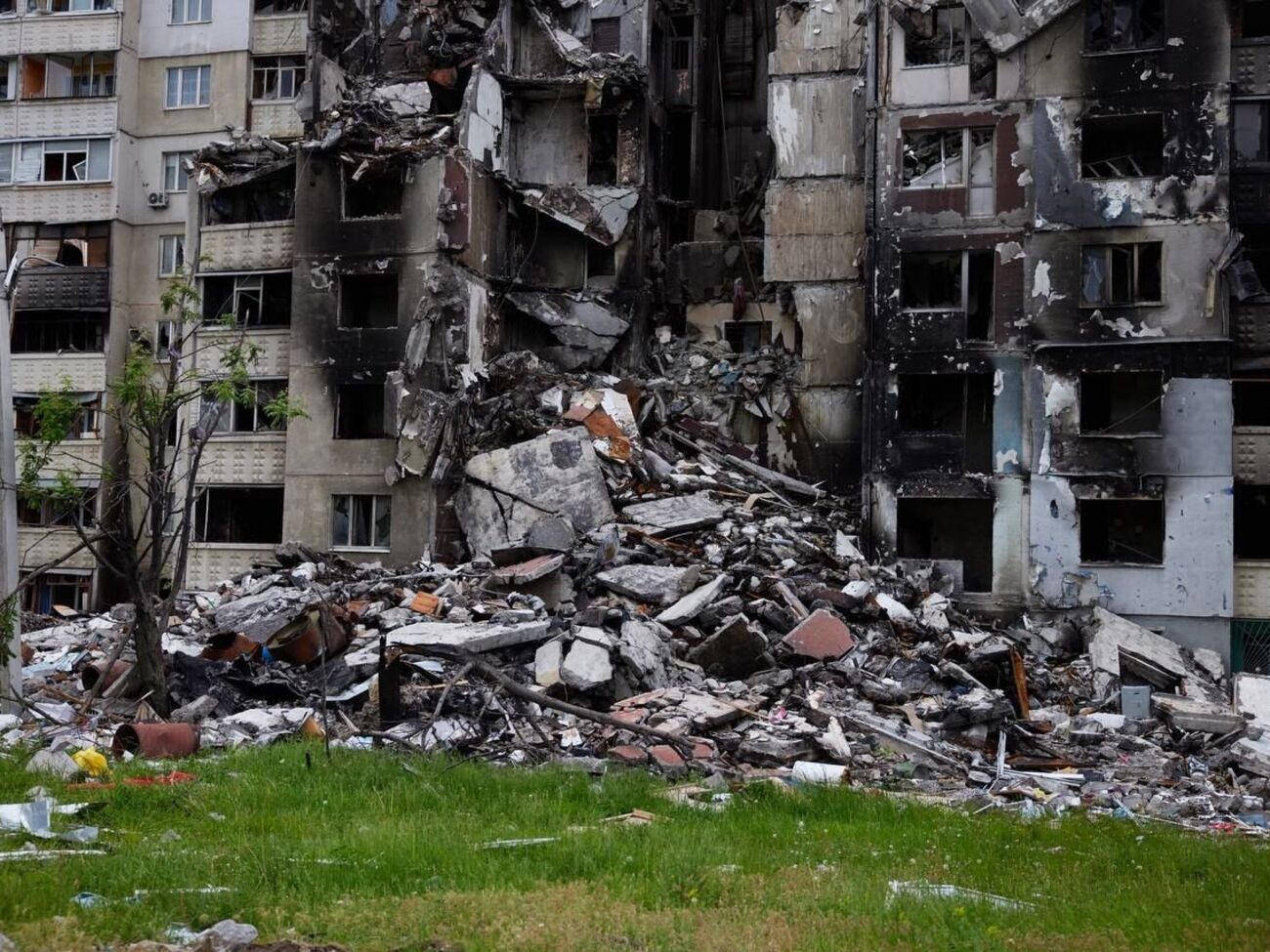 Оккупанты регулярно обстреливают Харьков