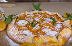 Выпекайте пирог 30 минут при температуре 180 °С