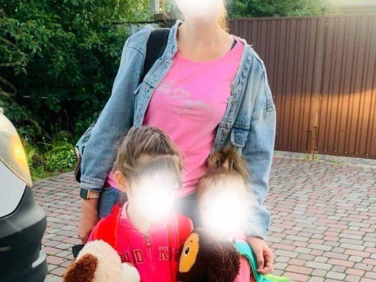 Детей вывезли вместе с матерью