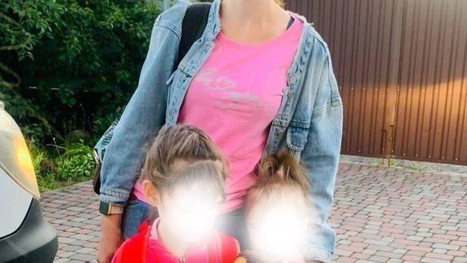 Детей вывезли вместе с матерью