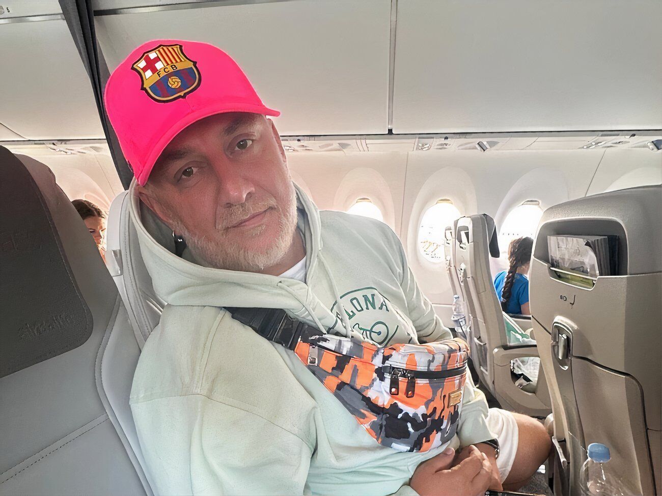 Потап переїжджає з однієї країни до іншої