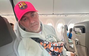 Потап переїжджає з однієї країни до іншої