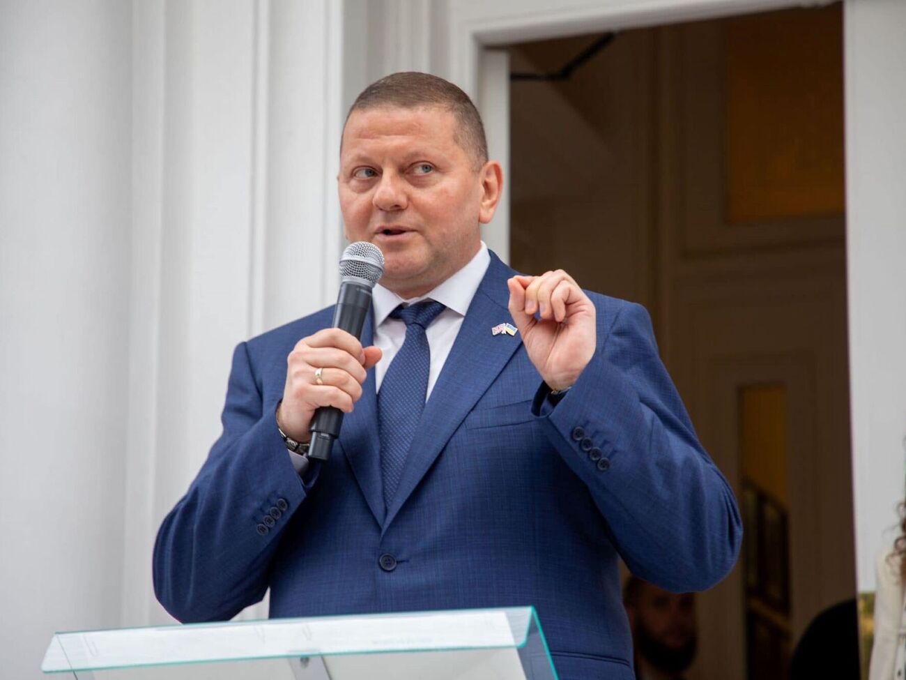 11 июля Залужный приступил к исполнению обязанностей посла Украины в Великобритании