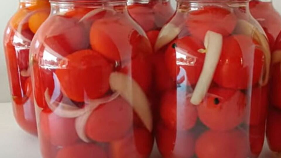 По словам блогера, перец добавляет помидорам особый аромат и вкус