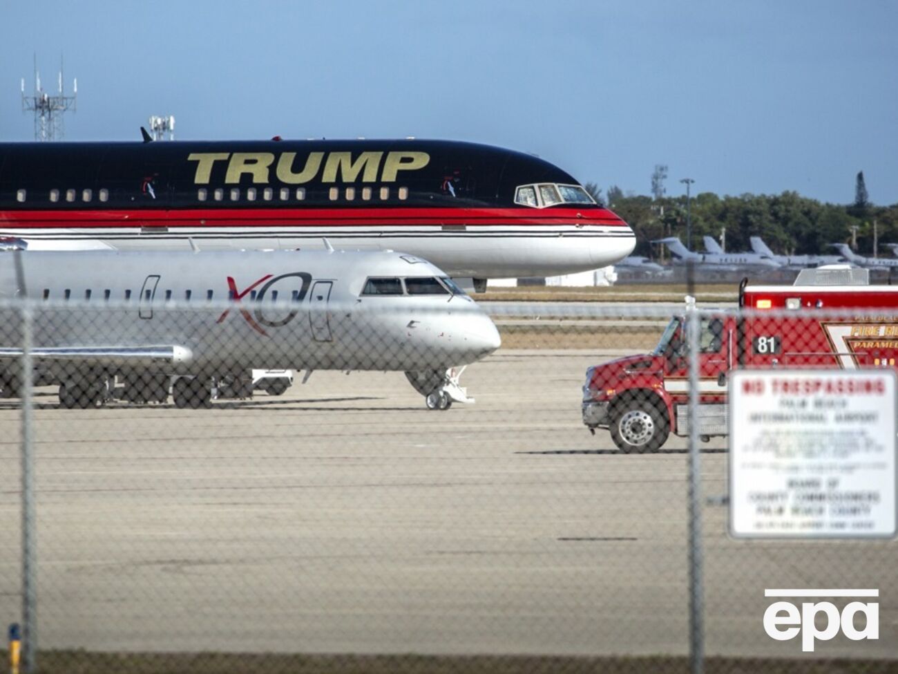 Посадка прошла без происшествий, Трамп пересел в другой самолет