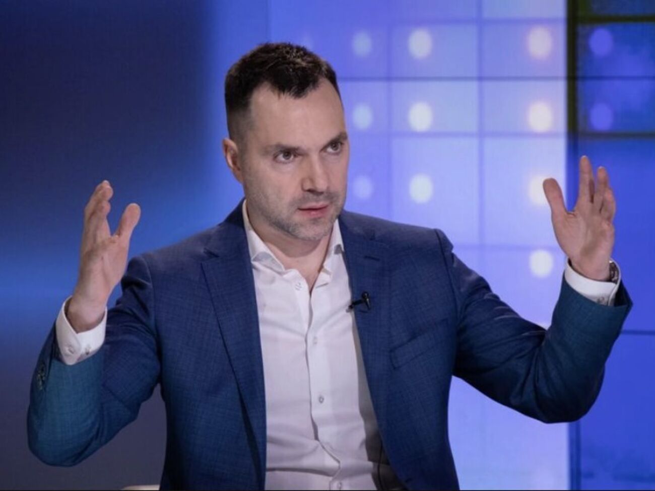 Арестович заявил, что "давал присягу служить украинскому народу, не жалея сил"