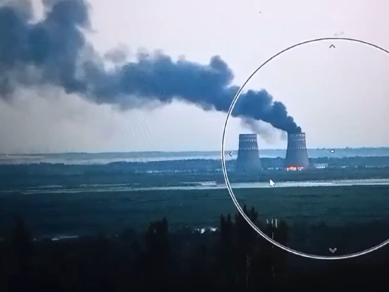 Вечером 11 августа Зеленский сообщил, что российские оккупанты устроили пожар на территории ЗАЭС