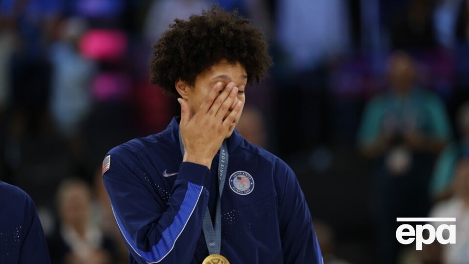 На нагородженні Грайнер заплакала