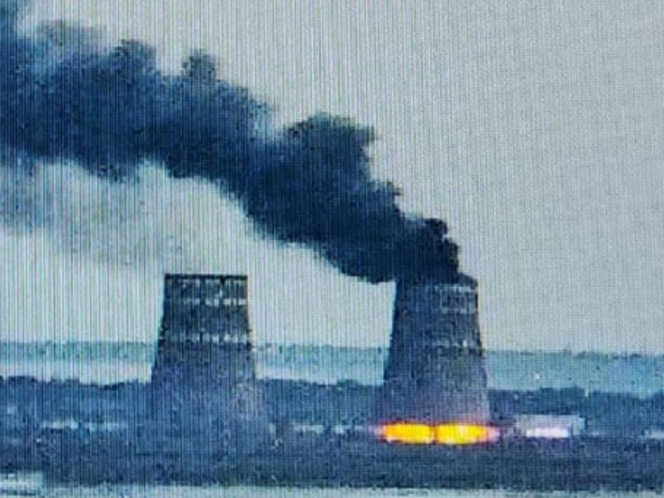 11 августа оккупанты подожгли в градирне ЗАЭС автомобильные шины