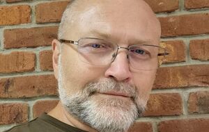 Из каждого утюга несутся предложения "фавбетов". Несмотря на запрет, лезут из всех щелей. Закон им – не указ