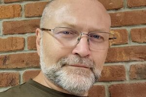 З кожної праски несуться пропозиції "фавбетів". Попри заборону, лізуть з усіх щілин. Закон їм – не указ
