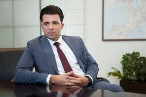 На думку експерта, своїми заявами Кудрицький намагається убезпечити себе від справ НАБУ