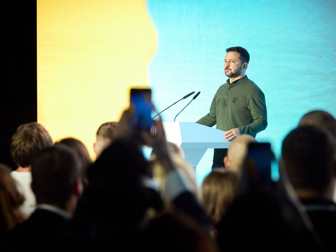 Зеленський назвав напрями, у яких уряд підтримуватиме молодь за допомогою державних програм