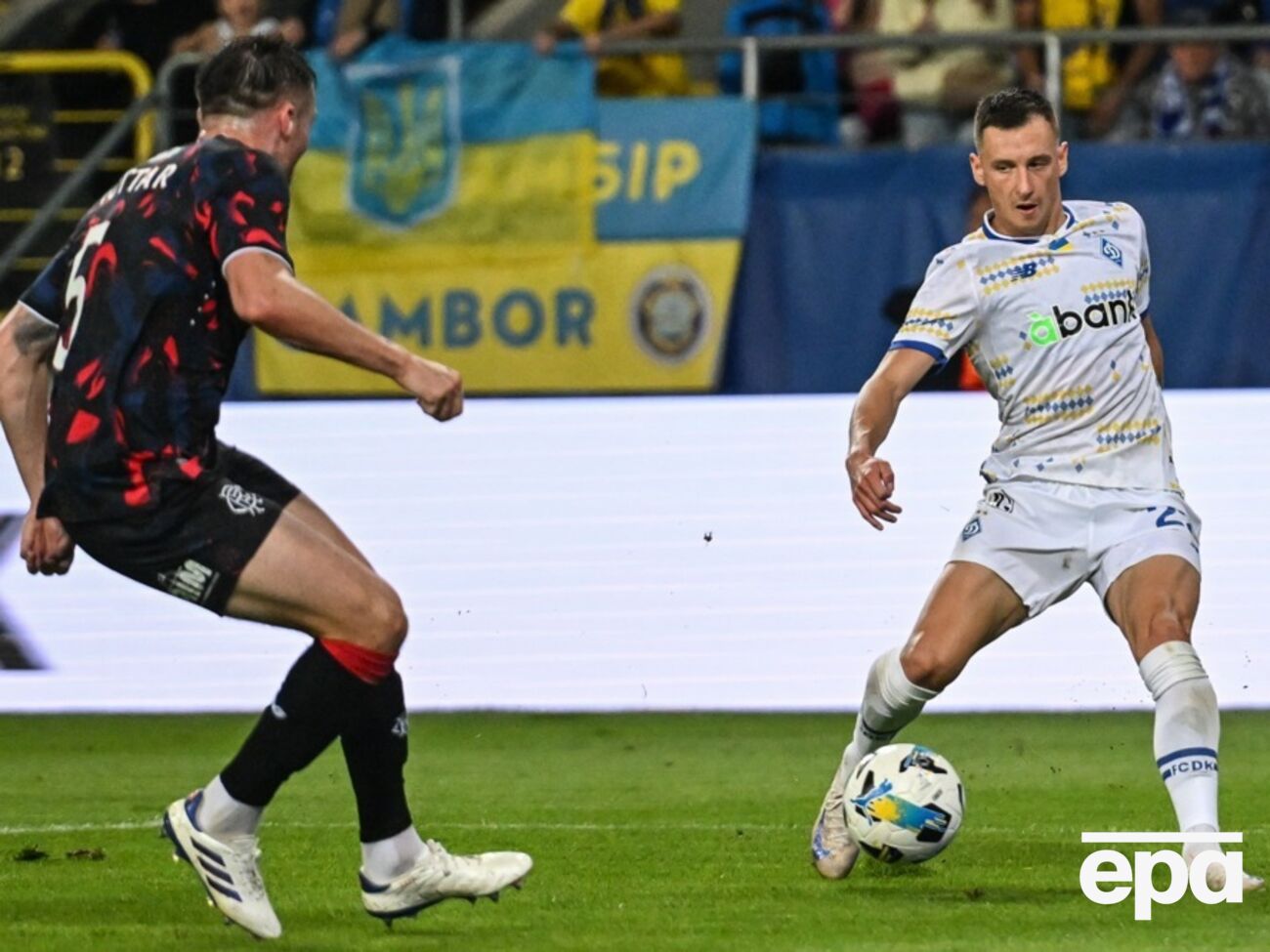 У першому матчі "Динамо" і "Рейнджерс" зіграли внічию