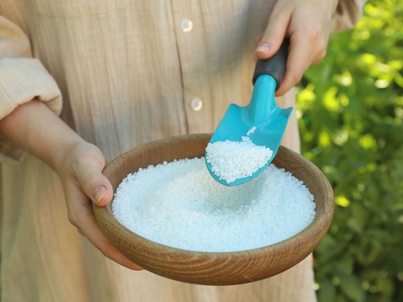 Соль в саду поможет бороться с вредителями