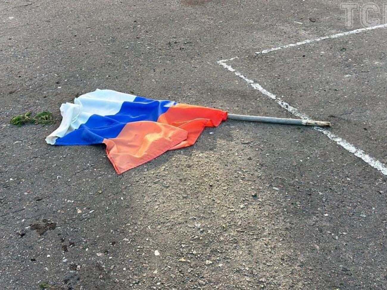 Флаг РФ с одного из админзданий Суджи сняли украинские военные