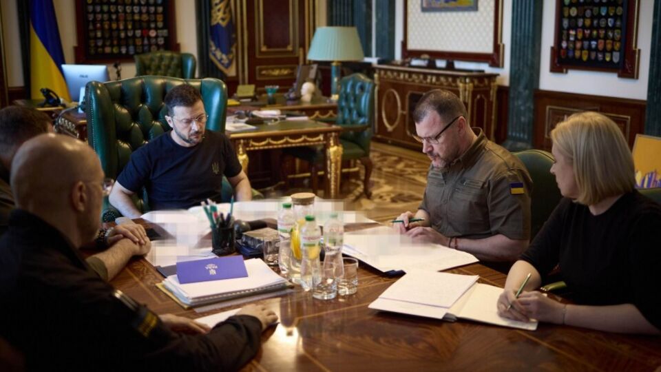Україна дотримується гуманітарного права на контрольованих землях РФ – президент
