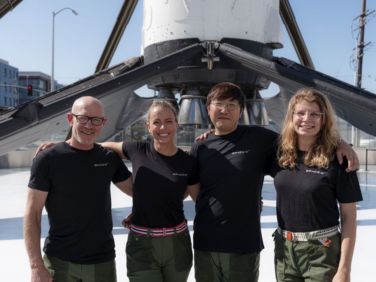 SpaceX показала екіпаж майбутньої космічної місії