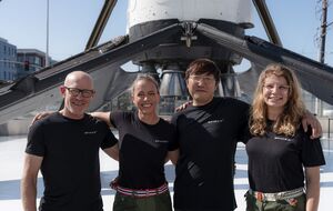 SpaceX показала екіпаж майбутньої космічної місії