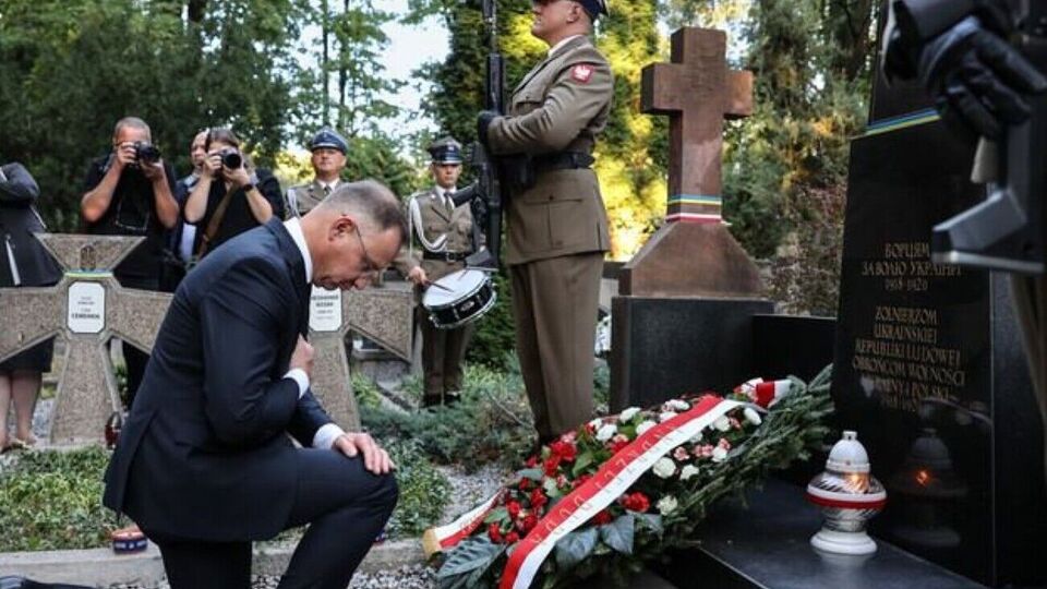 Президент Польши Анджей Дуда почтил память бойцов УНР в Варшаве