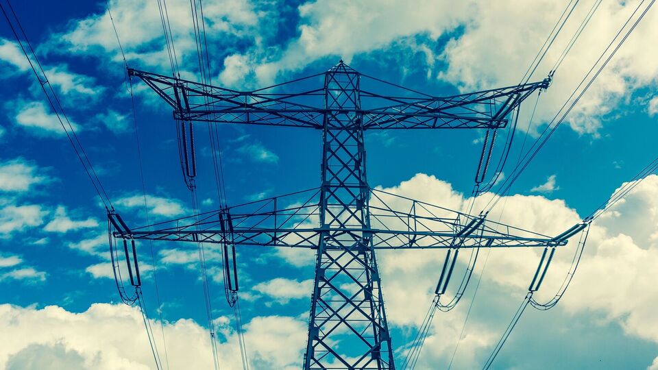 Зараз споживачів електричної енергії в Україні поділяють на два класи