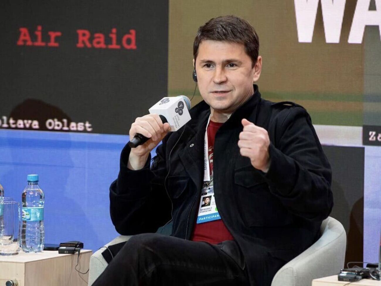 Украина готова к переговорам, но они должны базироваться на международном праве, подчеркнул Подоляк